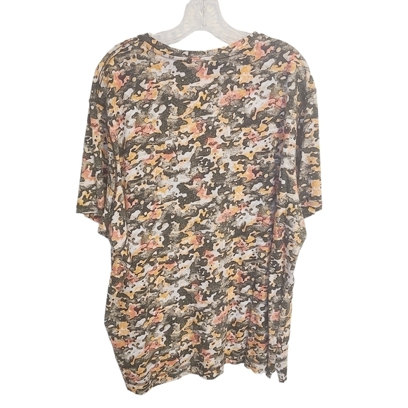 Robert Graham Men's Puzzle Print Camo Short Sleeve V-Neck T-Shirt (Size 3XL) - Picture 12 of 13